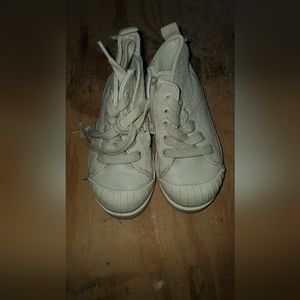 Zara children's shoe, cream, sz 23